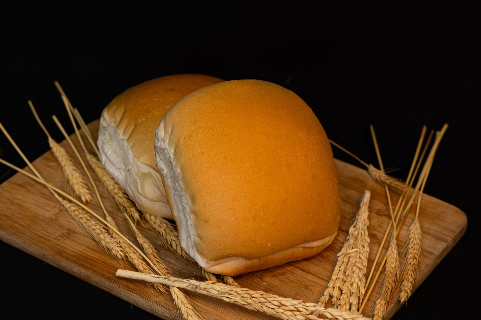 Pão de hamburgão artesanal grande macio ideal para hambúrgueres grandes