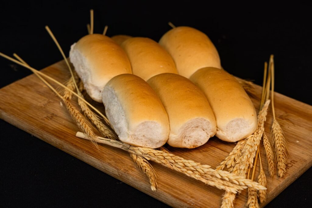 Pão mini hot dog artesanal macio ideal para festas e lanches